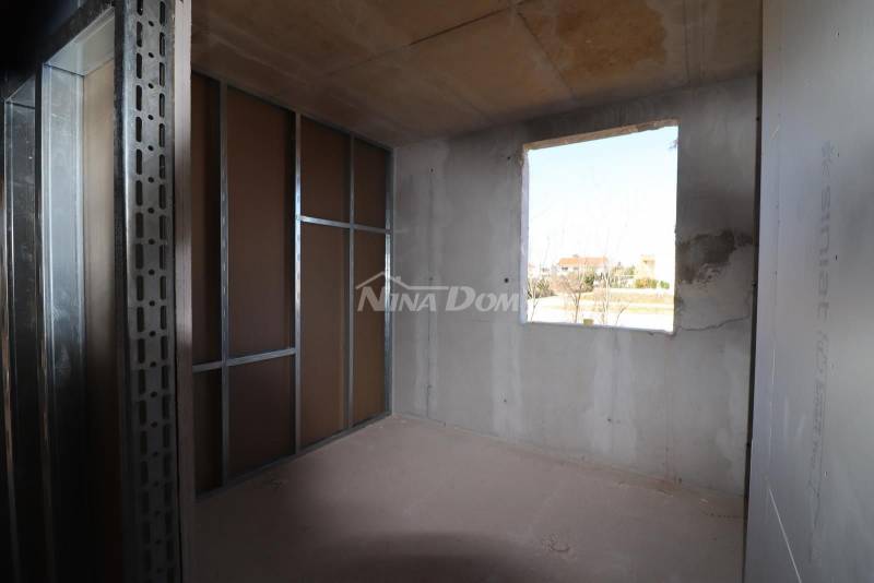 LUXUSNÍ VILA S BAZÉNEM / RD / PRIVLAKA - 4