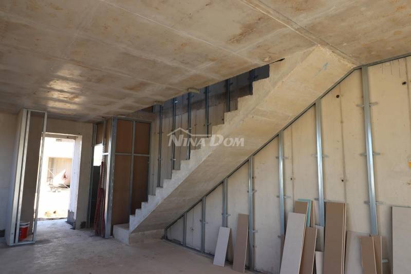 LUXUSNÍ VILA S BAZÉNEM / RD / PRIVLAKA - 5