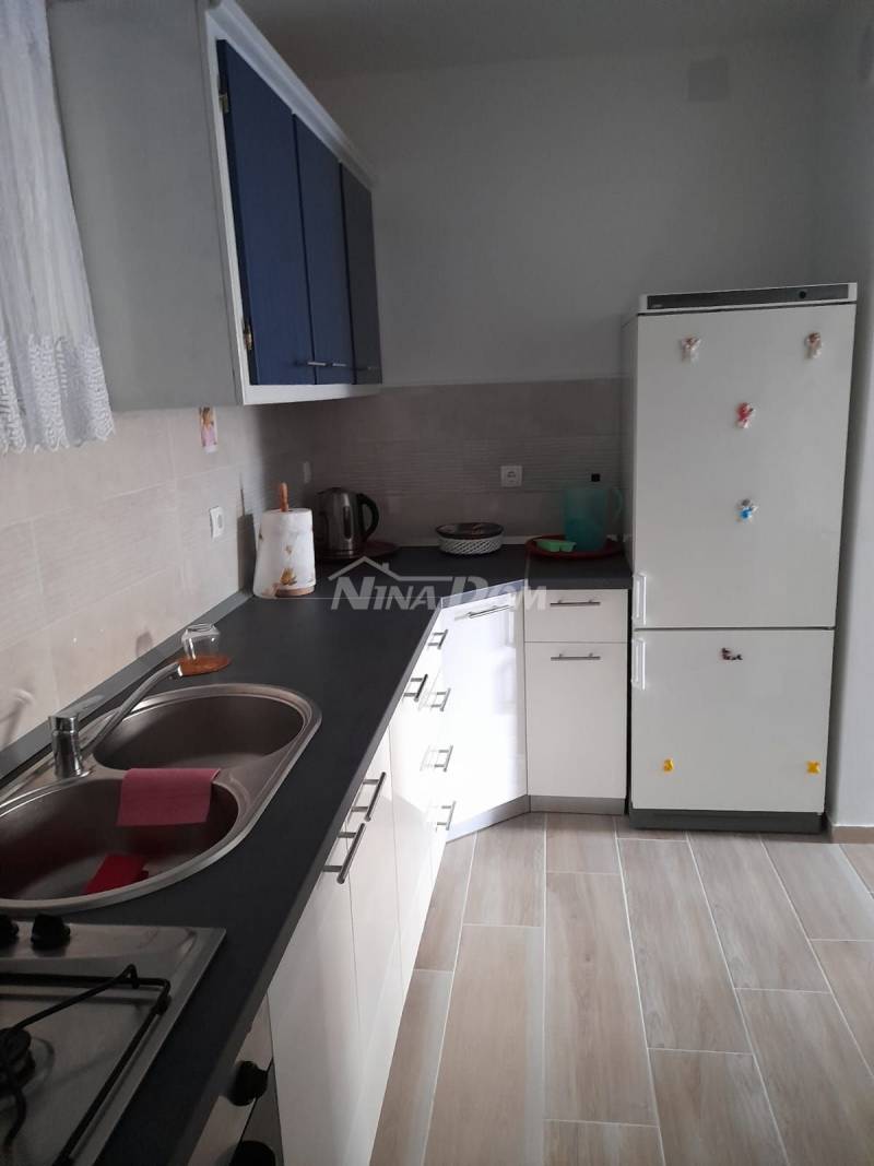 Rodinný samostatně stojící dům se dvěma bytovými jednotkami - 10