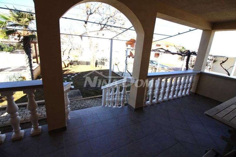 Rodinný dům se dvěma samostatnými apartmány s krásnou zahradou - 5
