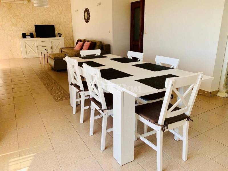 APARTMÁNOVÝ DŮM - 150 M OD MOŘE - 3 APARTMÁNY - 6