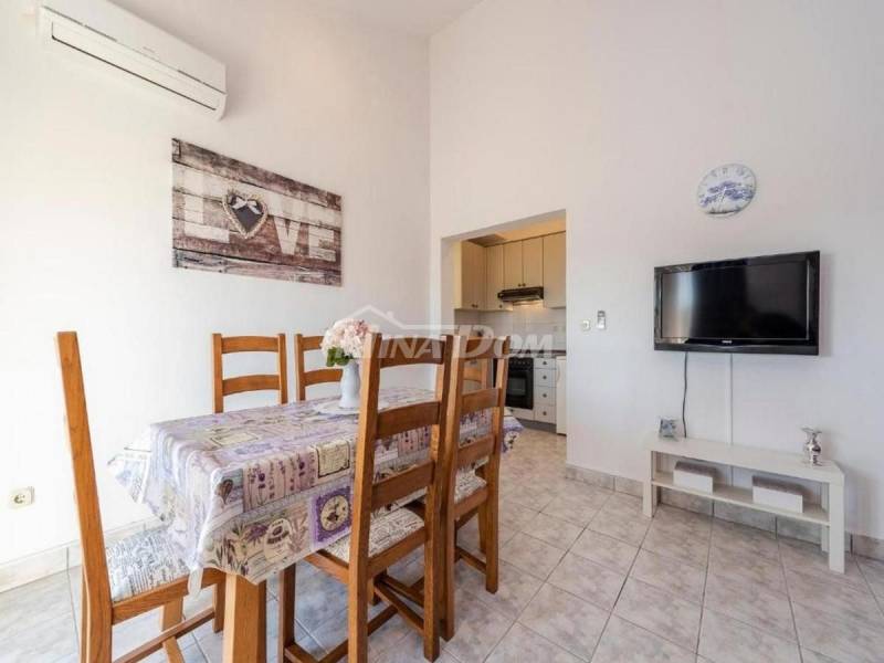 APARTMÁNOVÝ DŮM - 150 M OD MOŘE - 3 APARTMÁNY - 9
