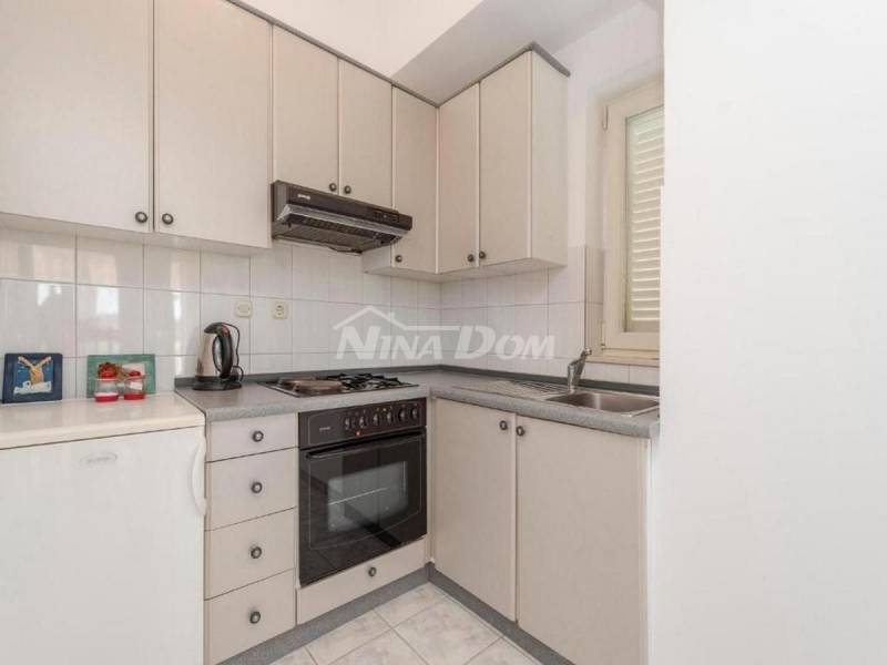 APARTMÁNOVÝ DŮM - 150 M OD MOŘE - 3 APARTMÁNY - 10