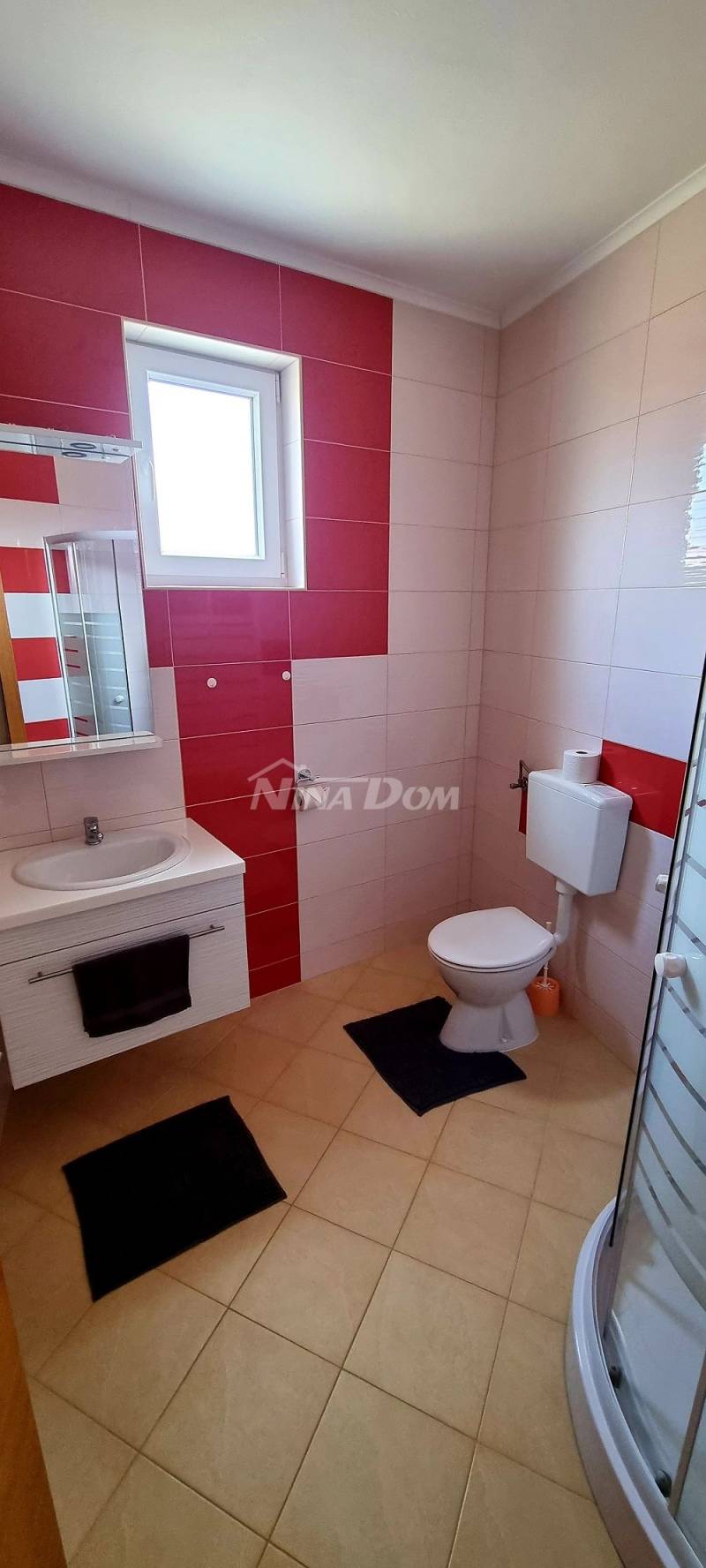 Nemovitost s dvoupodlažními apartmány 80 metrů od moře. - 15