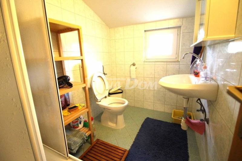 Samostatně stojící dům s krásným výhledem na moře - 11
