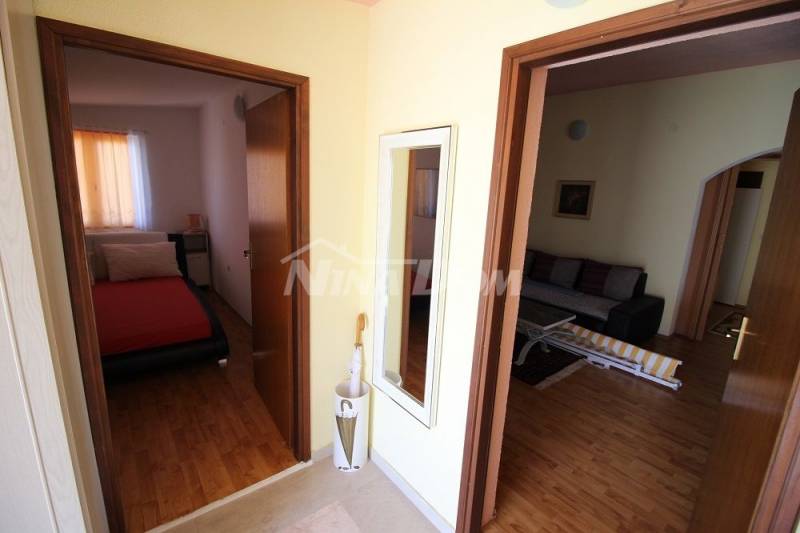 Nemovitost 190 metrů. k moři, s prostornou zahradou - 9