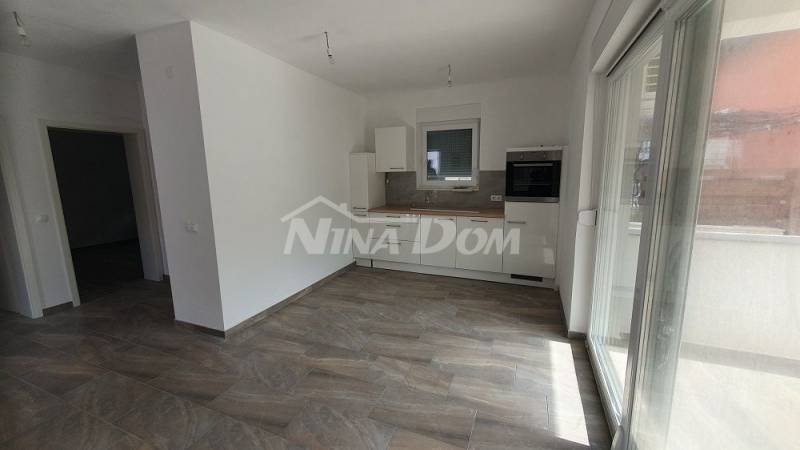 Nově postavená nemovitost se dvěma krásnými dvoupokojovými apartmány. - 4