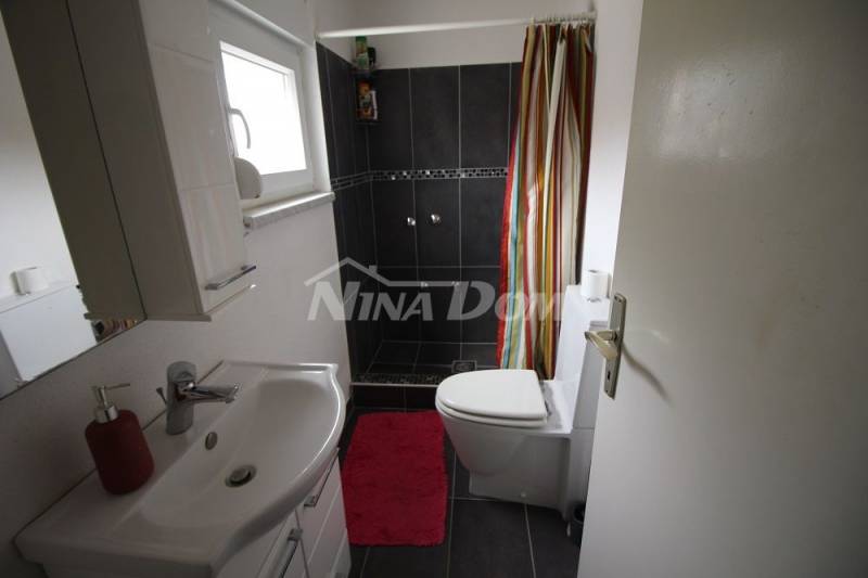 Property in a quiet part of town - 12