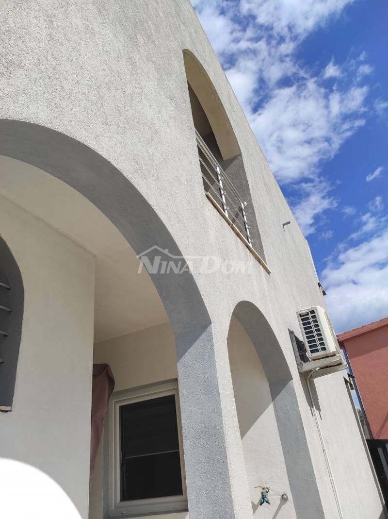 Property with 4 apartments, roof terrace overlooking the sea and Velebit. - 2