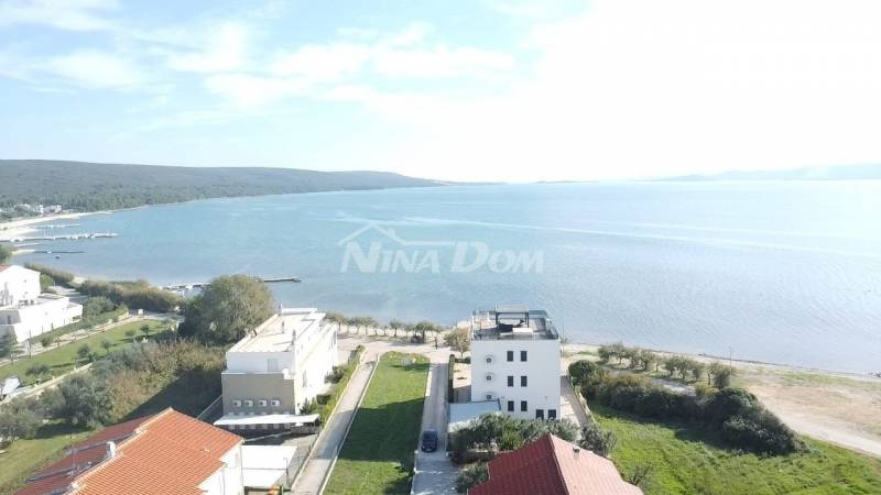 Stavební pozemek, druhá řada k moři - 9