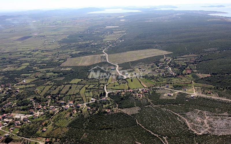 Stavební pozemek 7779 m² 15 min od Zadaru - oáza klidu v blízkosti města - 1