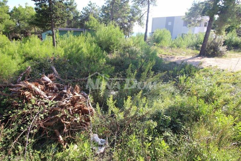 Stavební pozemek 80 metrů. k moři, je vyžadováno vytvoření plánu UPU - 7
