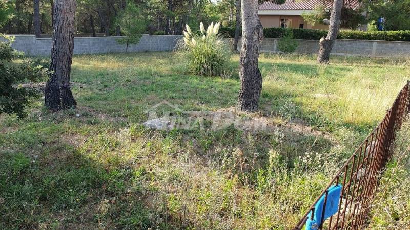 Stavební pozemek 600 m2, jižní strana, nutná příprava záměru UPU - 2