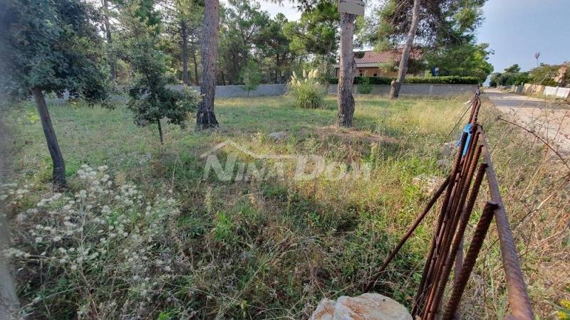 Stavební pozemek 600 m2, jižní strana, nutná příprava záměru UPU - 4