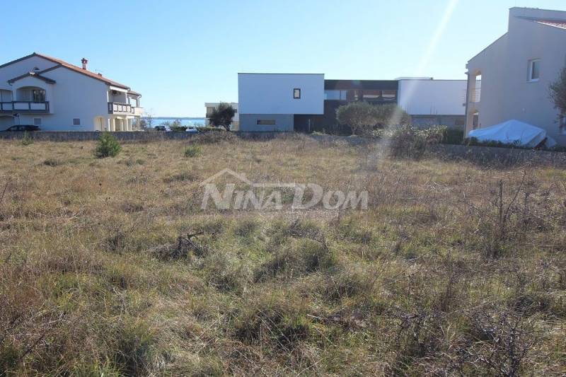 Jižní strana ostrova Vir, blízko centra, 140 m od moře podle plánu UPU. - 6