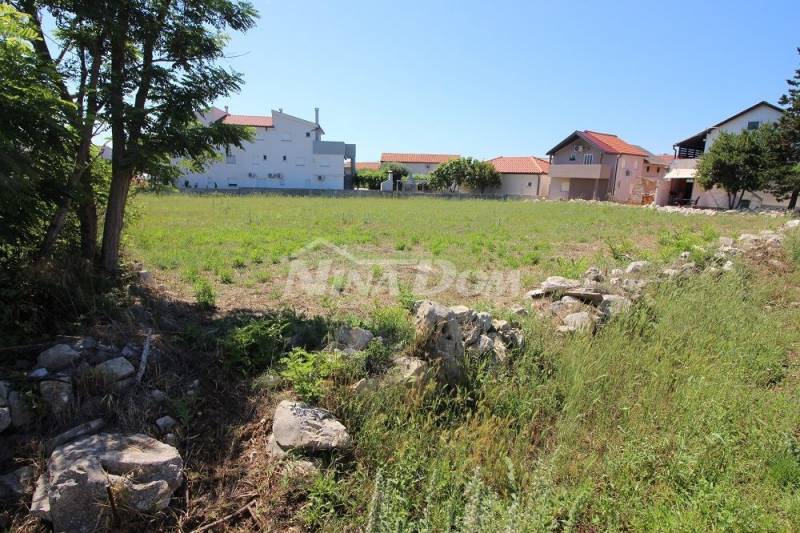 Stavební pozemek (nutná příprava plánu UPU) blízko centra 160 €/m2 - 3