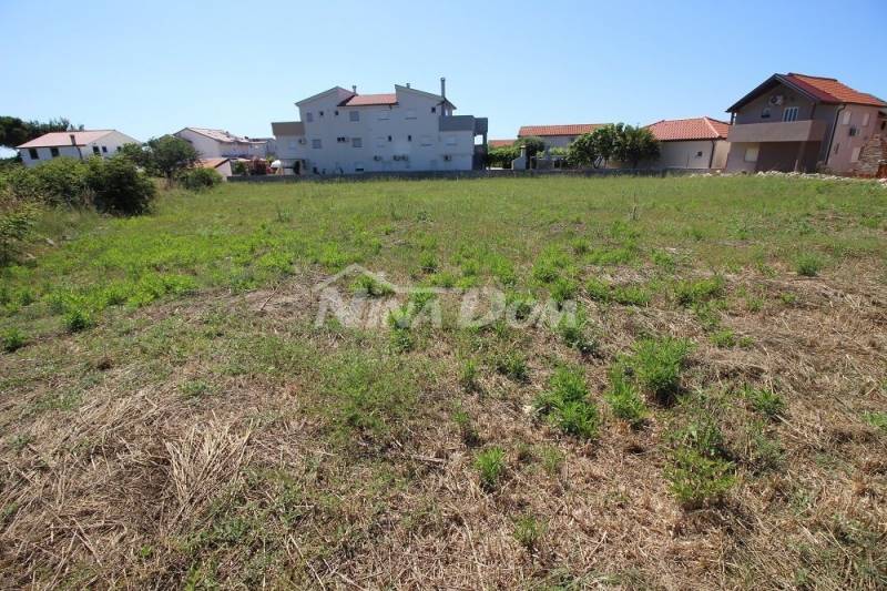 Stavební pozemek (nutná příprava plánu UPU) blízko centra 160 €/m2 - 8