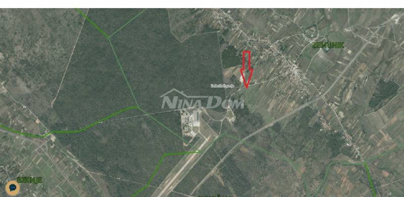 Stavební pozemek 1746 m² u silnice, blízko letiště - 2