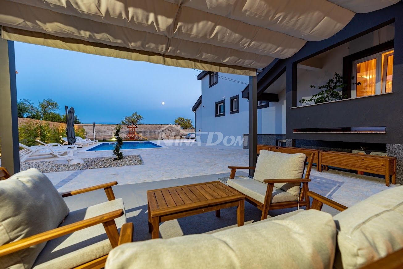 Comfortable house in a quiet area with a swimming pool