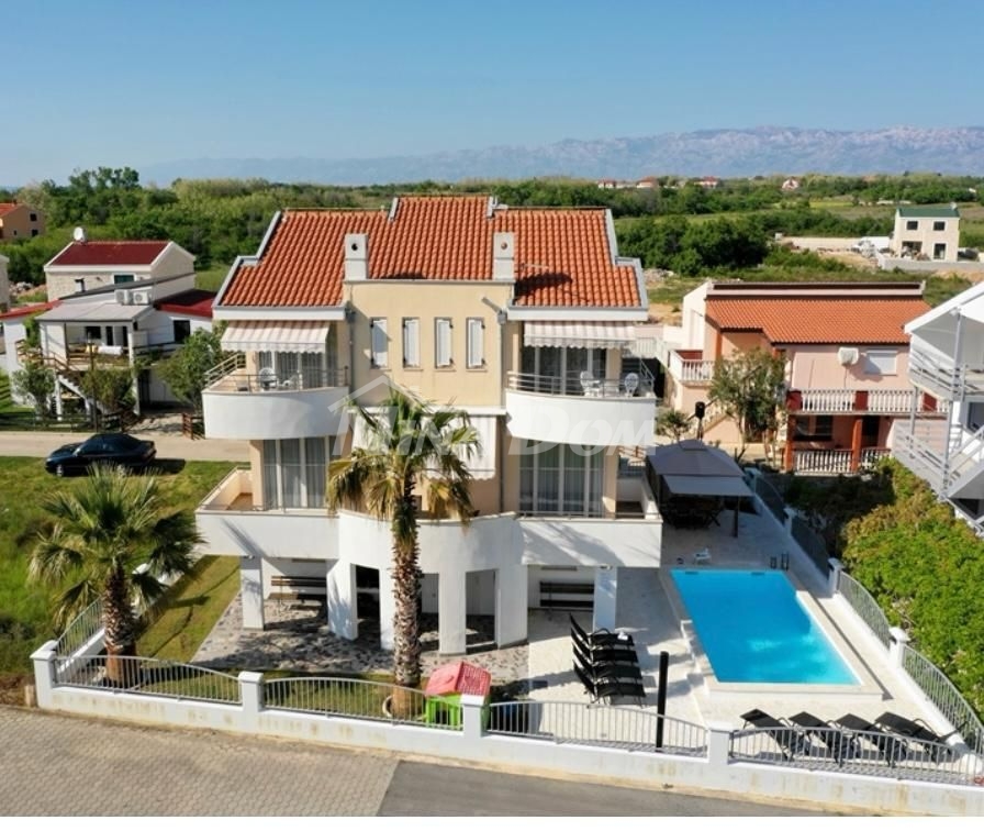 APARTMÁNOVÝ DŮM - 150 M OD MOŘE - 3 APARTMÁNY