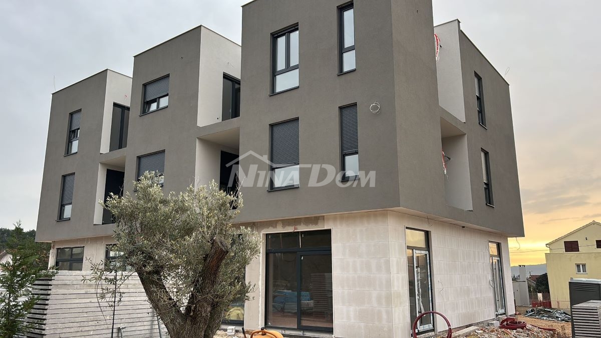 Dvoupokojový byt 80 m2 se střešní terasou 91 m2 v Zadaru-Bibinje