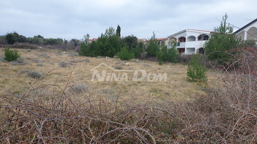 Pozemek ve stavební zóně (vyžaduje plán UPU) 650 m2