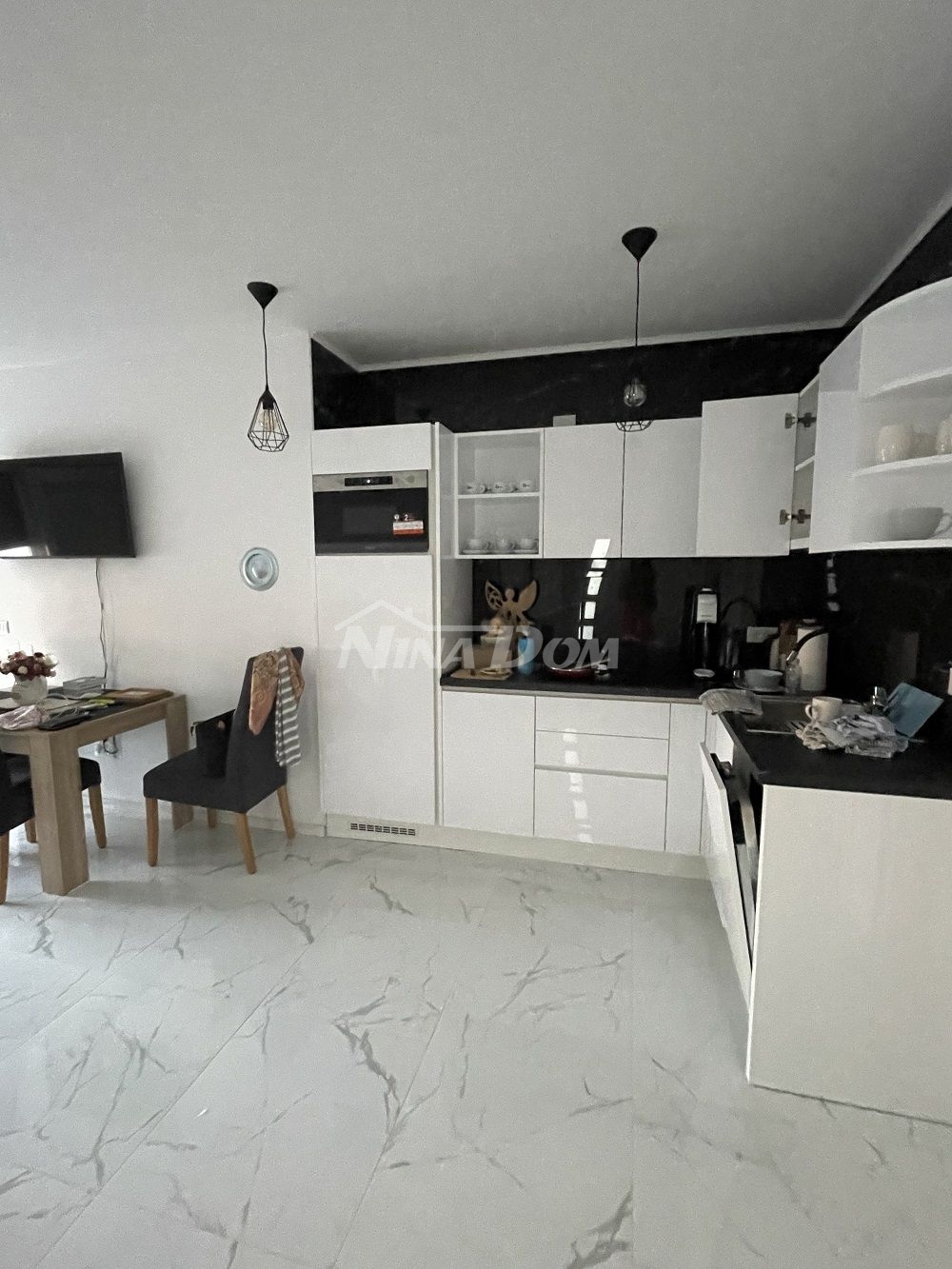 Jižní strana ostrova Vir, dvoupokojový apartmán 130 od moře