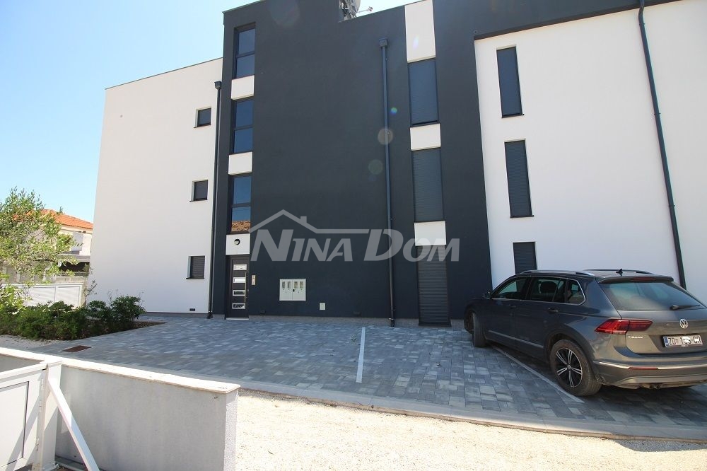 Apartmán v přízemí v centru ostrova Vir.
